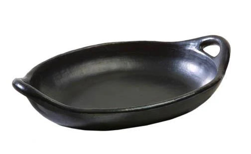 Chamba-Black Oval Baker 14"